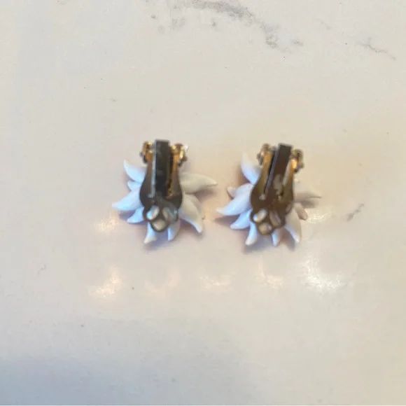 Vintage Enamel & metal pin and clip earring set - Picture 5 of 7